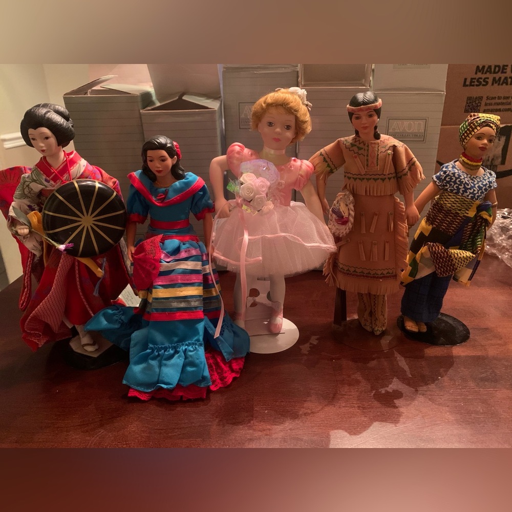 Avon collectible porcelain dolls , in box and in excellent condition.